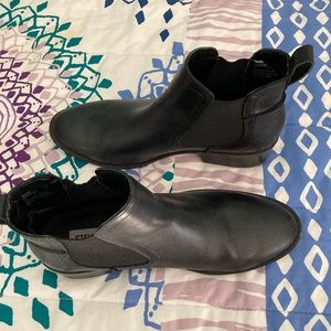 Like new Steve Madden boots.